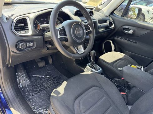 Used 2019 Jeep Renegade Latitude AWD/4WD image 13