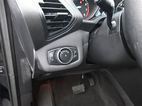 Used 2017 Ford Escape SE image 26