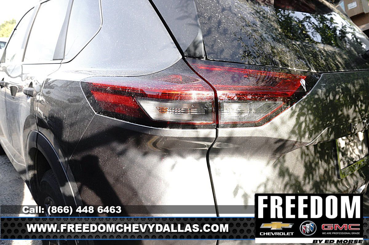 Used 2024 Nissan Rogue S AWD/4WD image 8