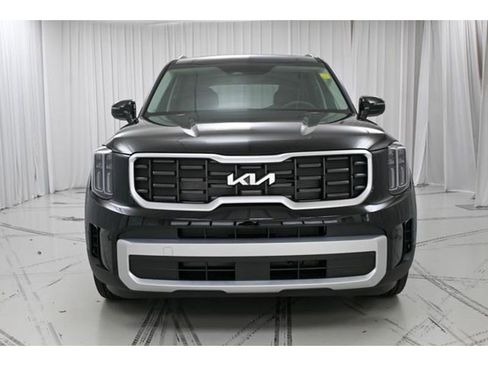 New 2025 Kia Telluride S image 3