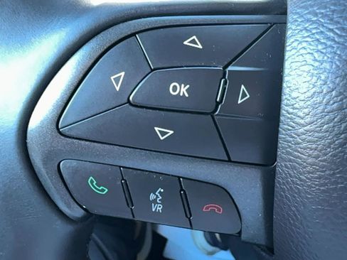 Used 2015 Dodge Challenger SXT w/ Driver Convenience Group image 18