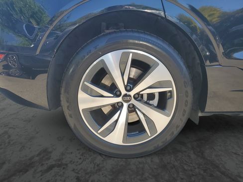 Used 2024 Audi Q8 e-tron Premium AWD/4WD image 5