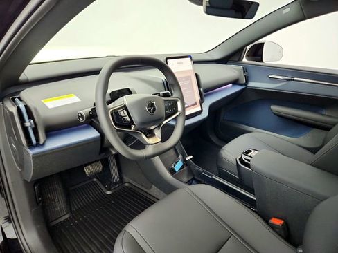 New 2026 Volvo EX30 Cross Country Ultra image 16
