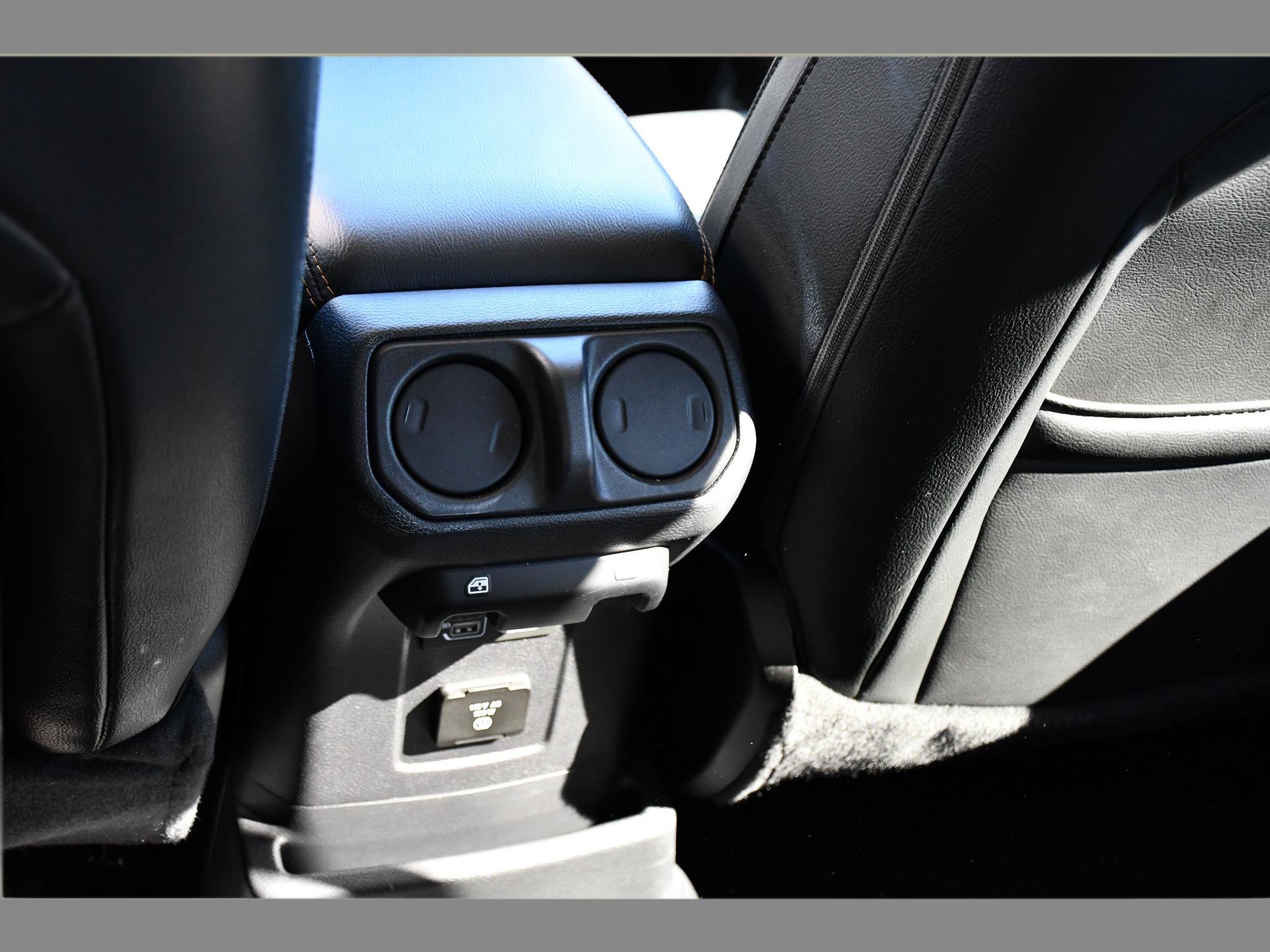 Used 2022 Jeep Wrangler Unlimited Sahara AWD/4WD image 16