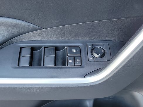 Used 2023 Toyota RAV4 LE image 17