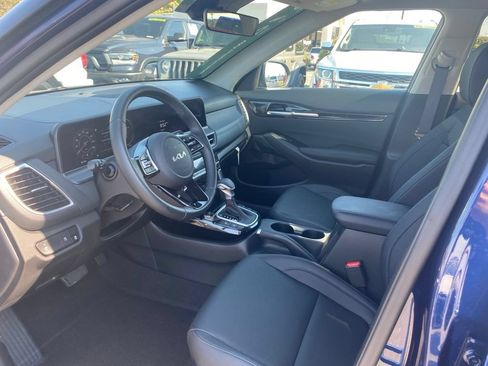 Certified 2024 Kia Seltos EX FWD image 8