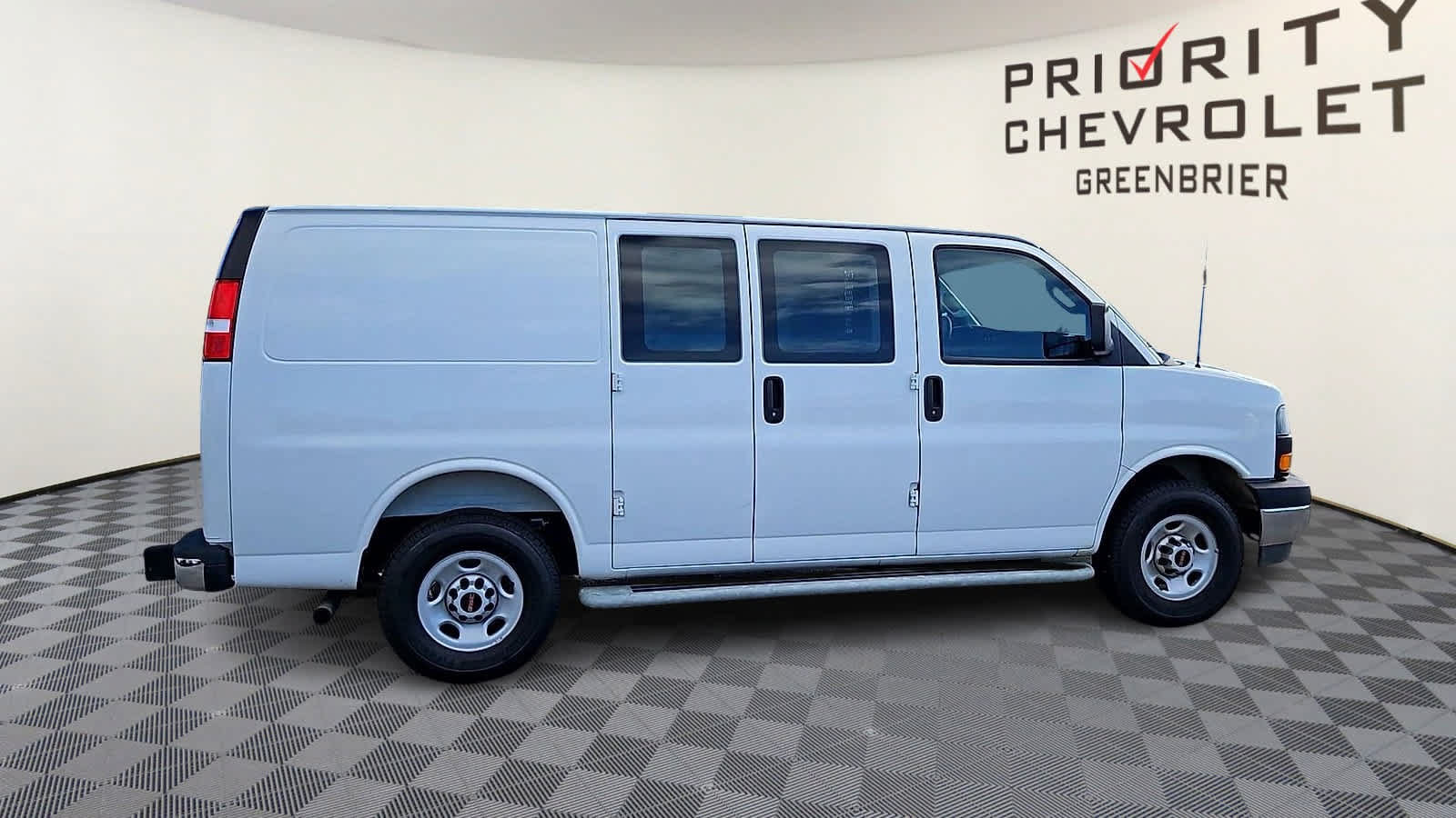 Used 2025 GMC Savana 2500 w/ Driver Convenience Package RWD image 9