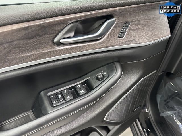 Used 2023 Jeep Grand Cherokee 4WD 4xe w/ Luxury Tech Group II image 11