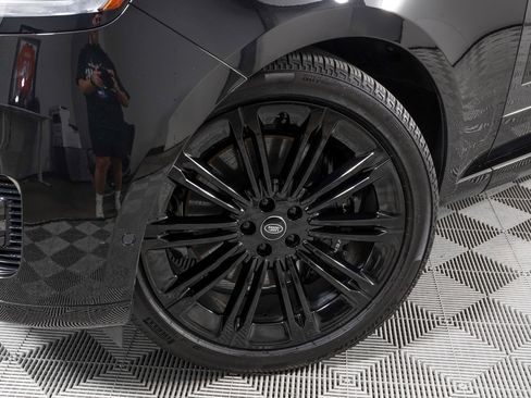 Used 2025 Land Rover Range Rover SE image 31