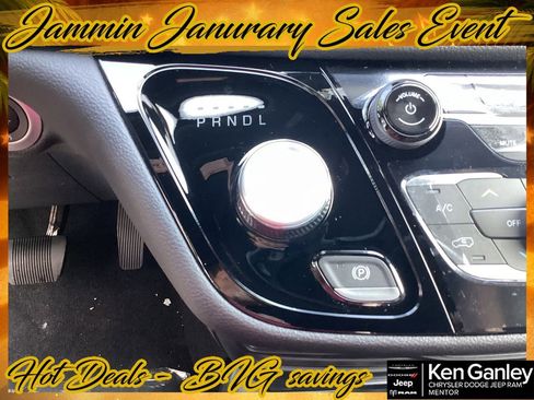 New 2026 Chrysler Pacifica Select image 13