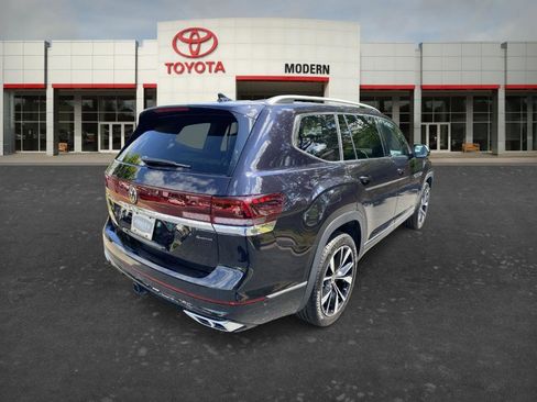 Used 2024 Volkswagen Atlas SEL Premium R-Line AWD/4WD image 5
