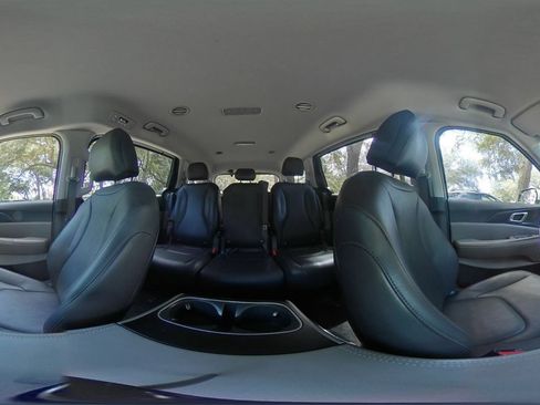 Used 2026 Kia Carnival FWD image 42