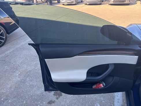 Used 2023 Tesla Model S Base image 25