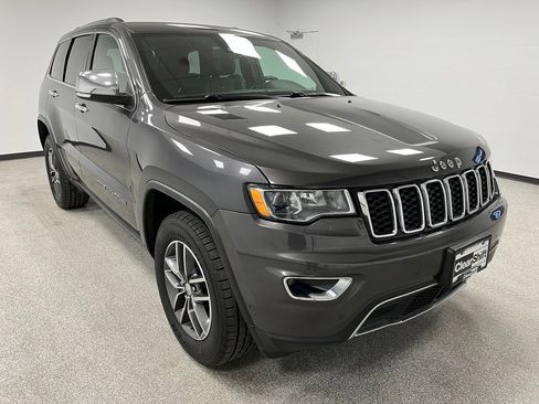Used 2018 Jeep Grand Cherokee Limited AWD/4WD image 2