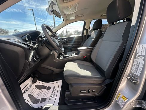 Used 2017 Ford Escape SE image 21