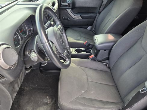 Used 2018 Jeep Wrangler Unlimited Sport w/ Connectivity Group image 12