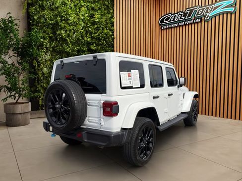 Used 2024 Jeep Wrangler Unlimited Sahara AWD/4WD image 39
