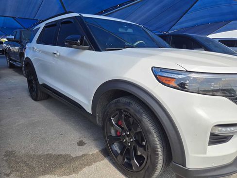 Used 2023 Ford Explorer ST w/ Equipment Group 401A AWD/4WD image 2