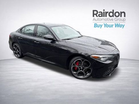 Used 2023 Alfa Romeo Giulia Veloce image 1