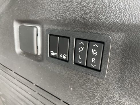 Used 2021 Chevrolet Tahoe High Country AWD/4WD image 59