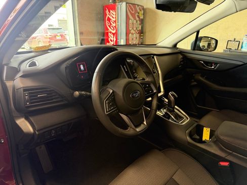 Used 2025 Subaru Outback Premium AWD/4WD image 34