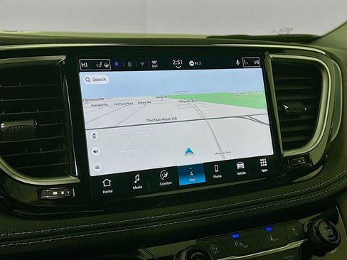 New 2026 Chrysler Pacifica Limited w/ S Appearance Package FWD image 17