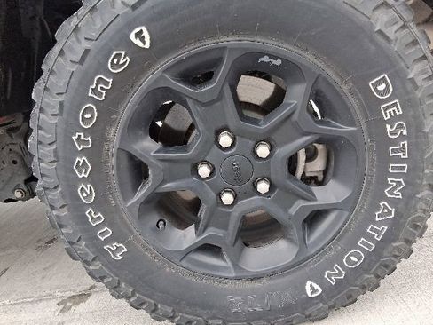 Used 2023 Jeep Gladiator Sport AWD/4WD image 18