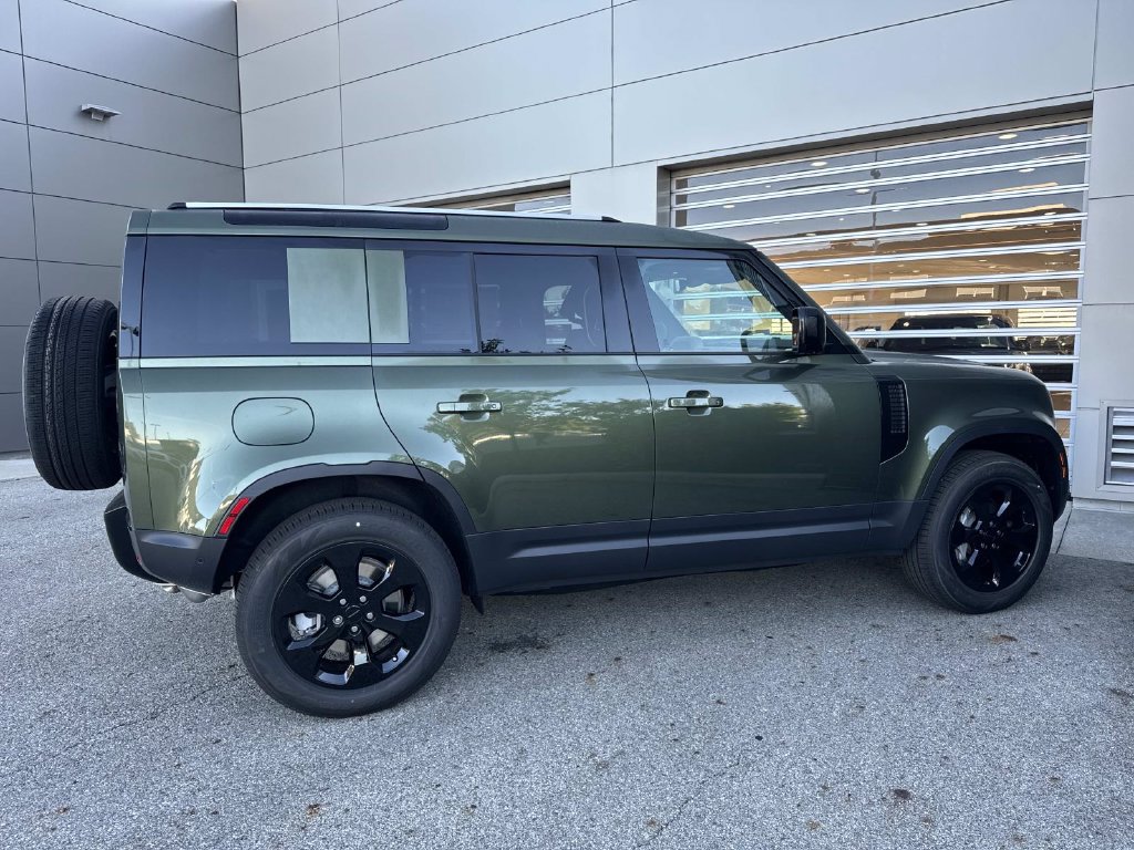 New 2026 Land Rover Defender 110 S AWD/4WD image 7