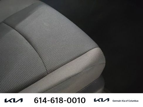 Used 2021 Toyota RAV4 LE AWD/4WD image 27