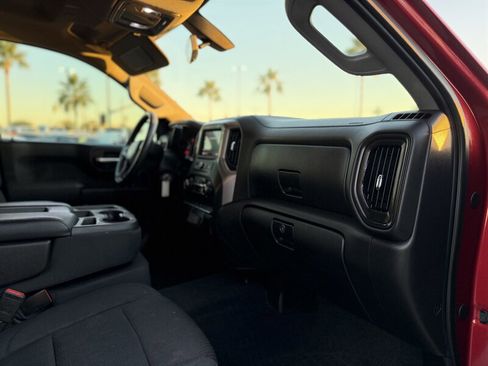 Used 2020 Chevrolet Silverado 1500 Custom w/ Trailering Package image 5