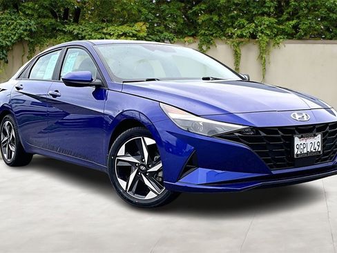 Used 2023 Hyundai Elantra SEL w/ Convenience Package image 1