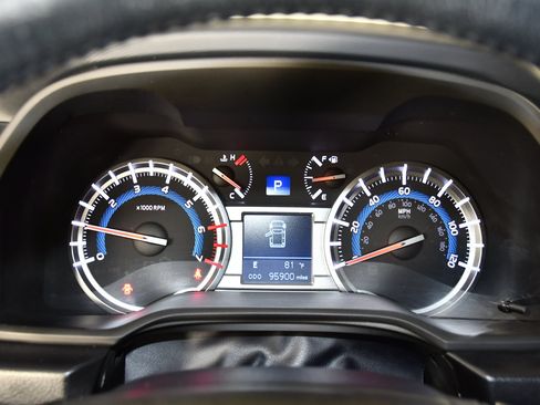 Used 2018 Toyota 4Runner Limited w/ Convenience Package AWD/4WD image 19