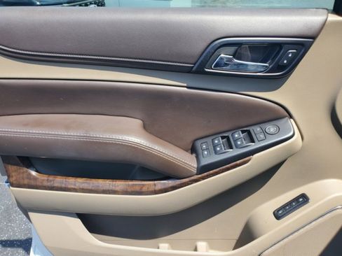 Used 2016 Chevrolet Suburban LT RWD image 14