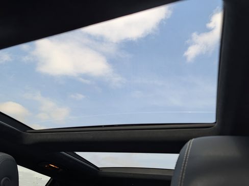 Used 2015 Mercedes-Benz ML 63 AMG 4MATIC image 11