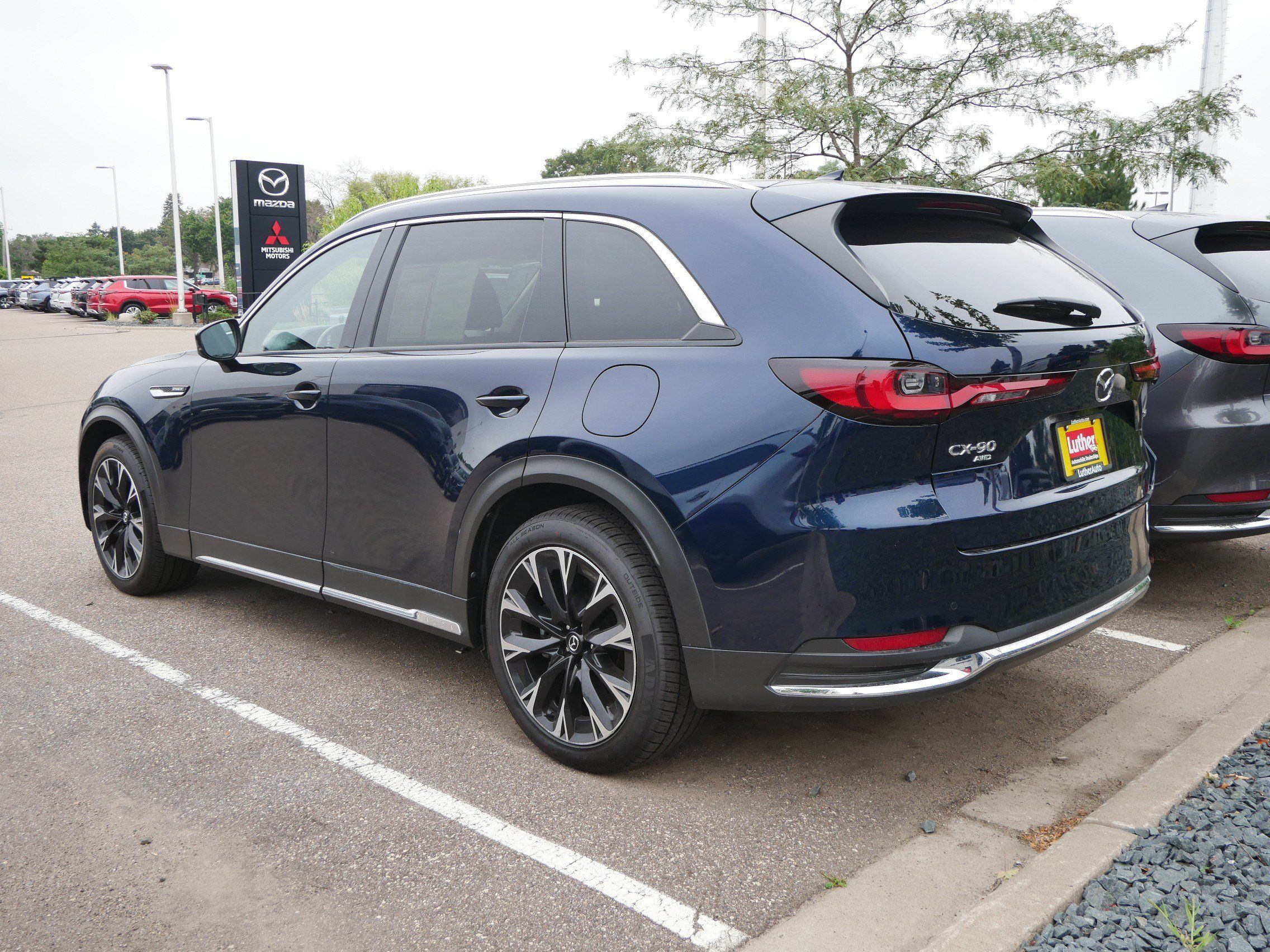 Used 2024 MAZDA CX-90 Plug-In Hybrid w/ Premium Pkg AWD/4WD image 5