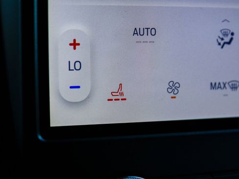 Used 2022 Ford Edge ST-Line image 25