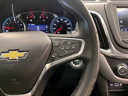 Used 2022 Chevrolet Equinox LS w/ LS Convenience Package image 18