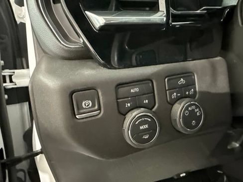 Used 2024 Chevrolet Silverado 1500 LT AWD/4WD image 17