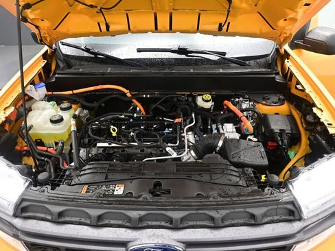 Used 2023 Ford Maverick XLT image 11