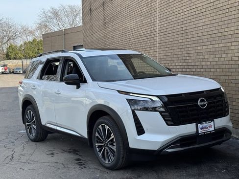 New 2026 Nissan Pathfinder Platinum w/ Cargo Package image 2