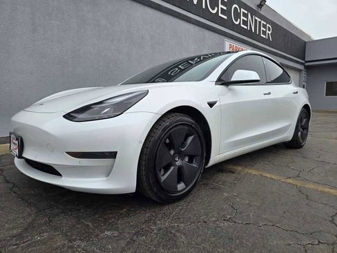 Used 2021 Tesla Model 3 Standard Range Plus image 5