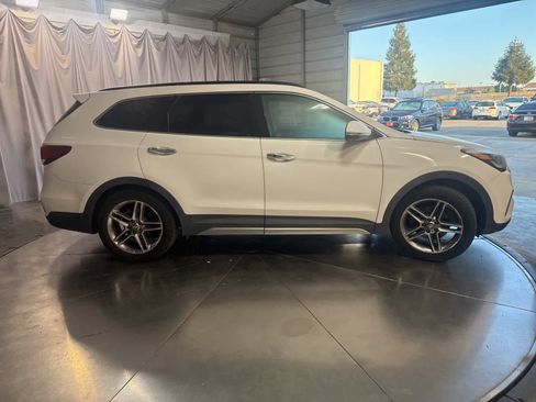 Used 2017 Hyundai Santa Fe Limited w/ Cargo Package image 4