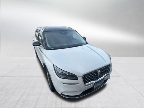 Used 2021 Lincoln Corsair AWD w/ Premium Package image 2