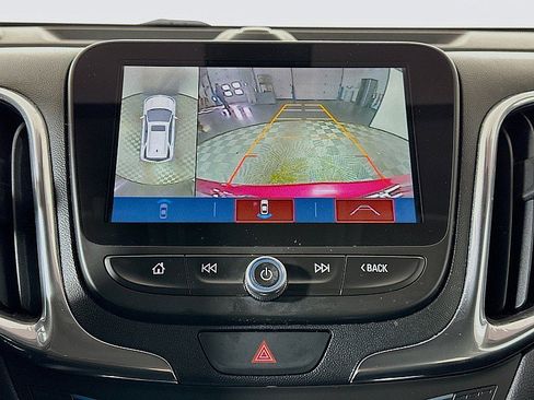 Used 2018 Chevrolet Equinox Premier image 15