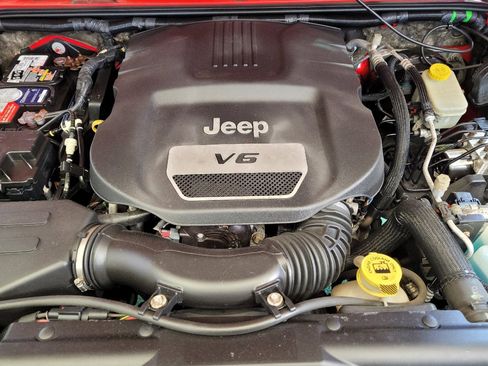 Used 2015 Jeep Wrangler Sport AWD/4WD image 30