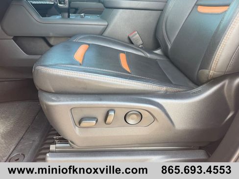 Used 2025 GMC Sierra 1500 AT4 w/ AT4 Premium Package AWD/4WD image 13