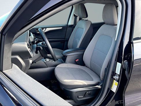 Used 2021 Ford Escape SE w/ SE Sport Appearance Package image 26