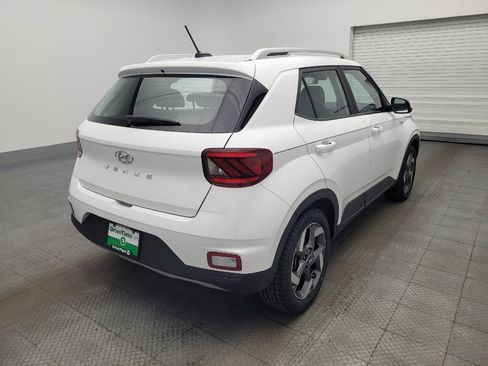 Used 2025 Hyundai Venue SEL image 9