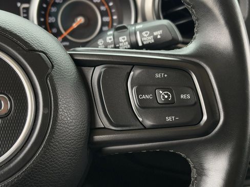 Used 2022 Jeep Wrangler Willys image 19