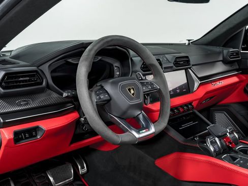 Used 2025 Lamborghini Urus S AWD/4WD image 13